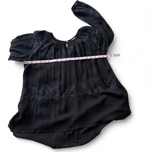 ‎Spliced Lace Top - Picture 15 of 16